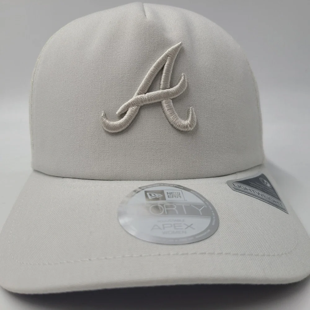 Women Atlanta Braves Hat Snapback Trucker Mesh New Era 9Forty Gray MLB Logo Apex